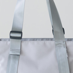 秋新作［Mサイズ］10ポケット3WAYバッグ 撥水加工ナイロン【ライトグレー】軽量大容量 トート/ショルダー SDGs 19枚目の画像