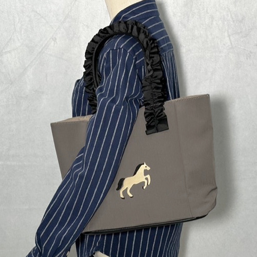 選べる2色展開】馬の刺繍 ヌビバッグ風 フリルハンドル トートバッグ