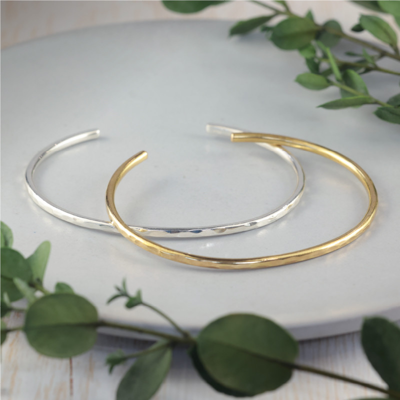 【純銀/真鍮バングル】槌目 ピュアシルバー ２.５ミリ幅 メンズ レディース ユニセックス 男女兼用 プレゼントにも