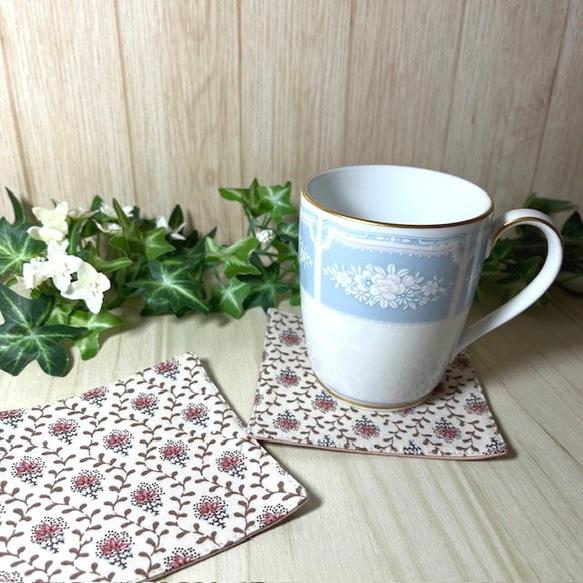 くすみピンクのお花のペアコースター　送料込み 1枚目の画像