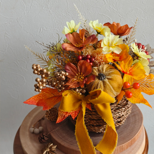 コスモスの秋色アレンジメント 秋冬新作2025 ハロウィン かぼちゃ
