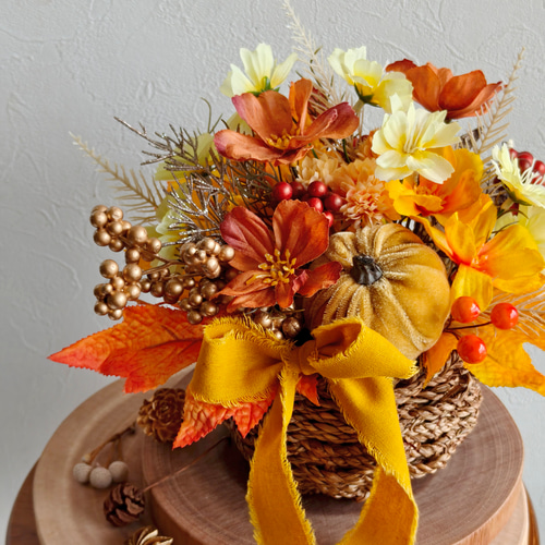 コスモスの秋色アレンジメント 秋冬新作2025 ハロウィン かぼちゃ