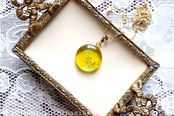 【訂製款】樹脂藝術圓形吊墜“快樂的午後” 第4張的照片