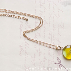 【訂製款】樹脂藝術圓形吊墜“快樂的午後” 第5張的照片