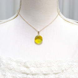 【訂製款】樹脂藝術圓形吊墜“快樂的午後” 第3張的照片