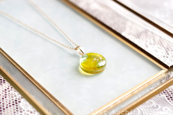 【訂製款】樹脂藝術圓形吊墜“快樂的午後” 第6張的照片