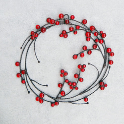 季節を彩る赤い実のステンドグラスリース 7枚目の画像