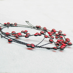 季節を彩る赤い実のステンドグラスリース 4枚目の画像