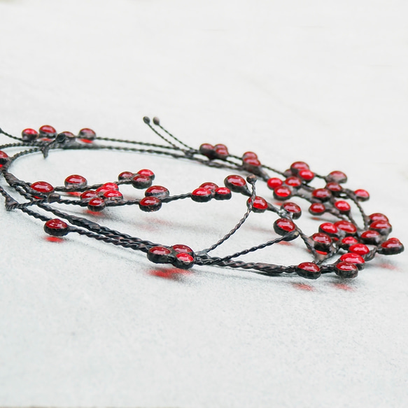 季節を彩る赤い実のステンドグラスリース 4枚目の画像