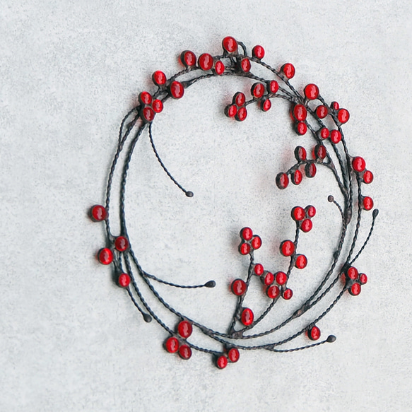 季節を彩る赤い実のステンドグラスリース 1枚目の画像