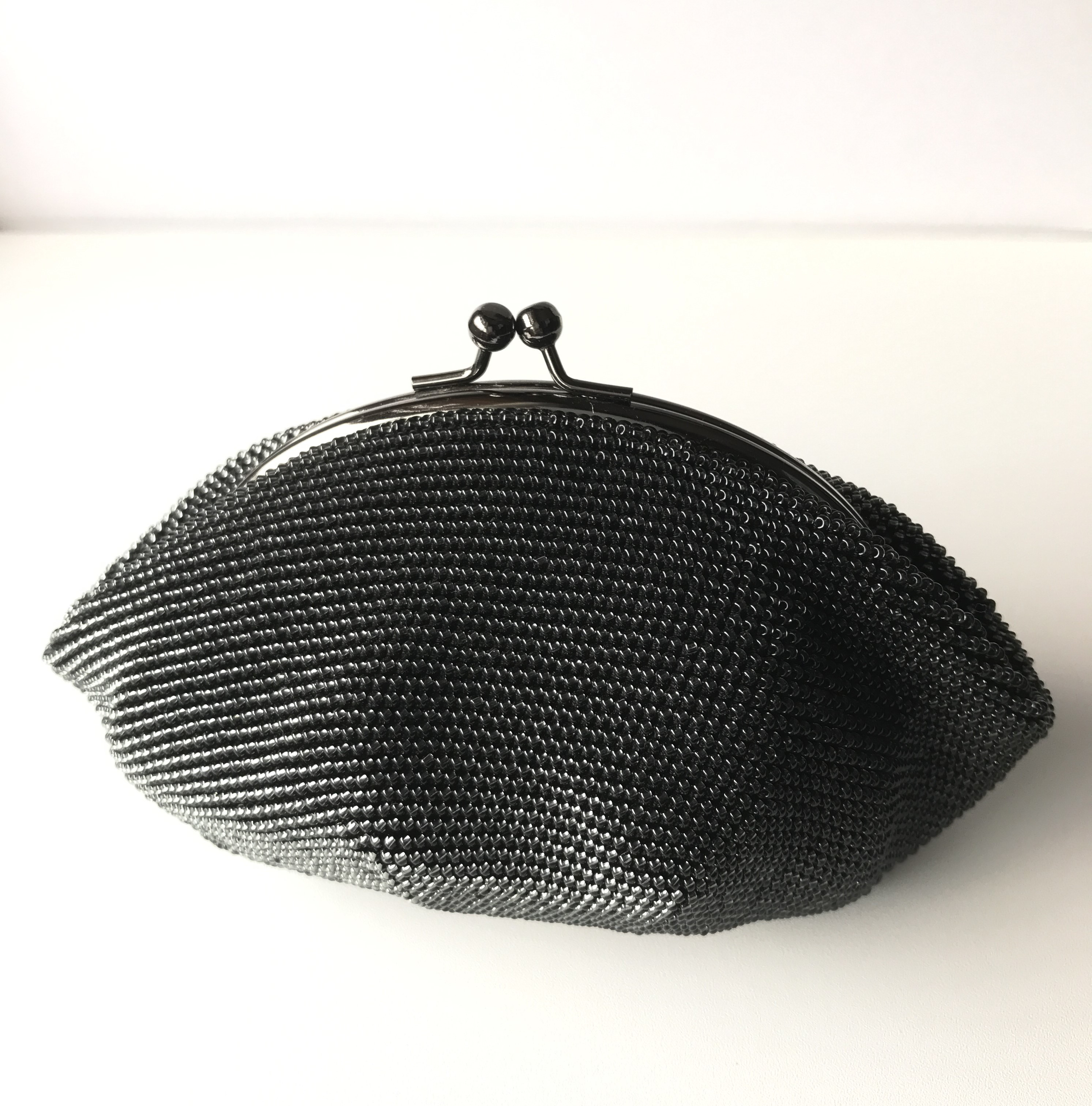 Beaded Pouch --Shiny Black-- (XL)