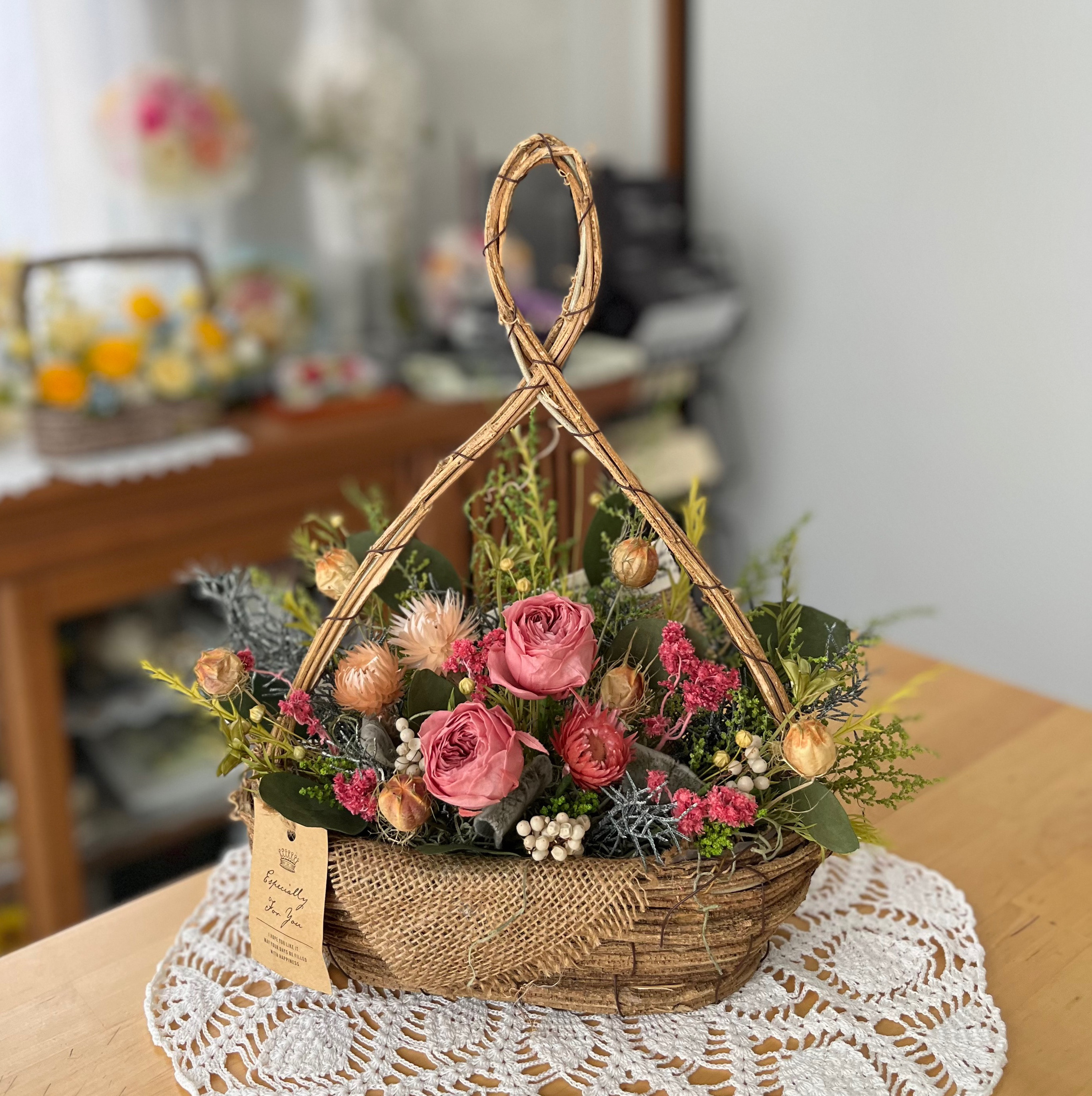 ローズとグリーンのバスケット