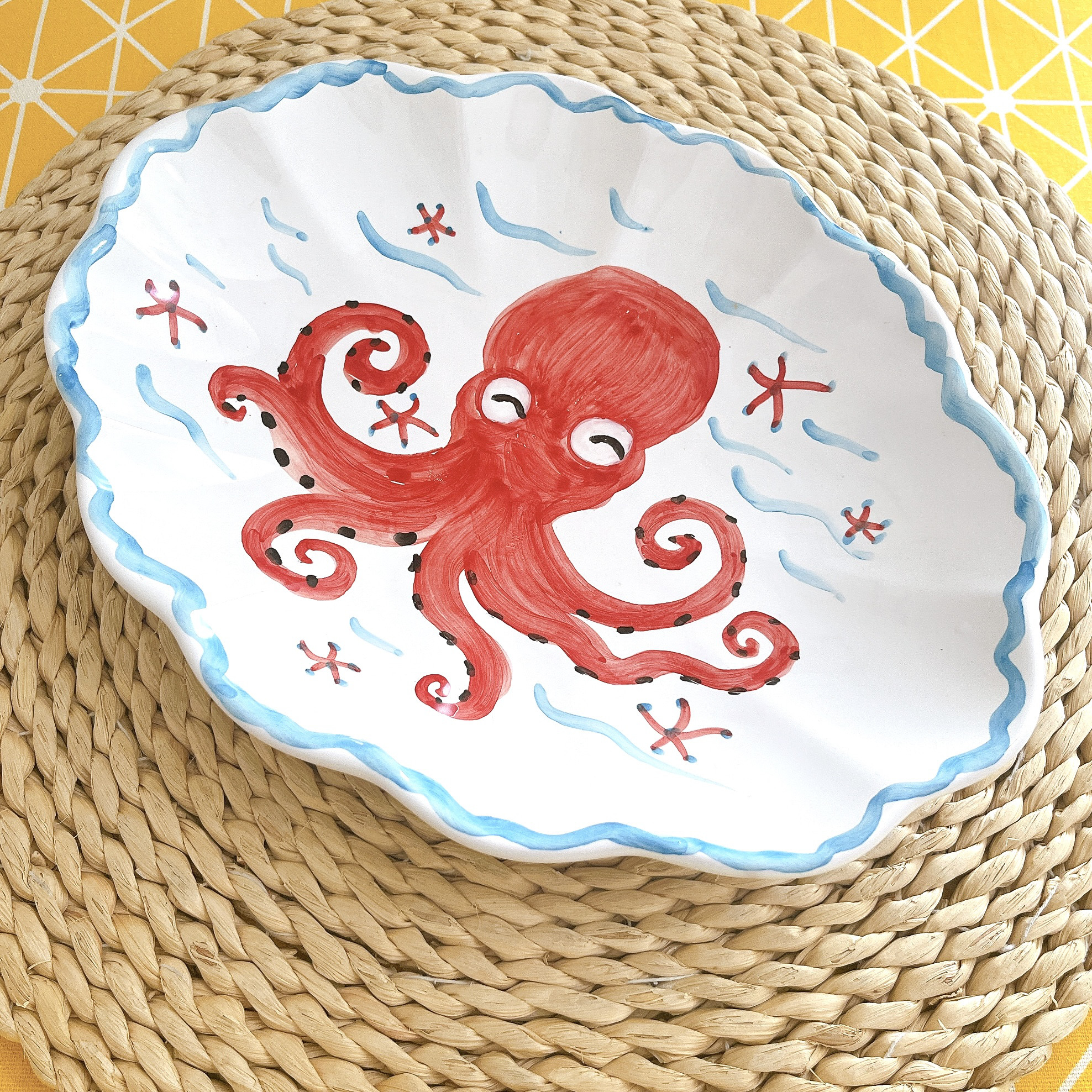 海を感じるマヨリカ焼き　大きなタコのオーバルボウル