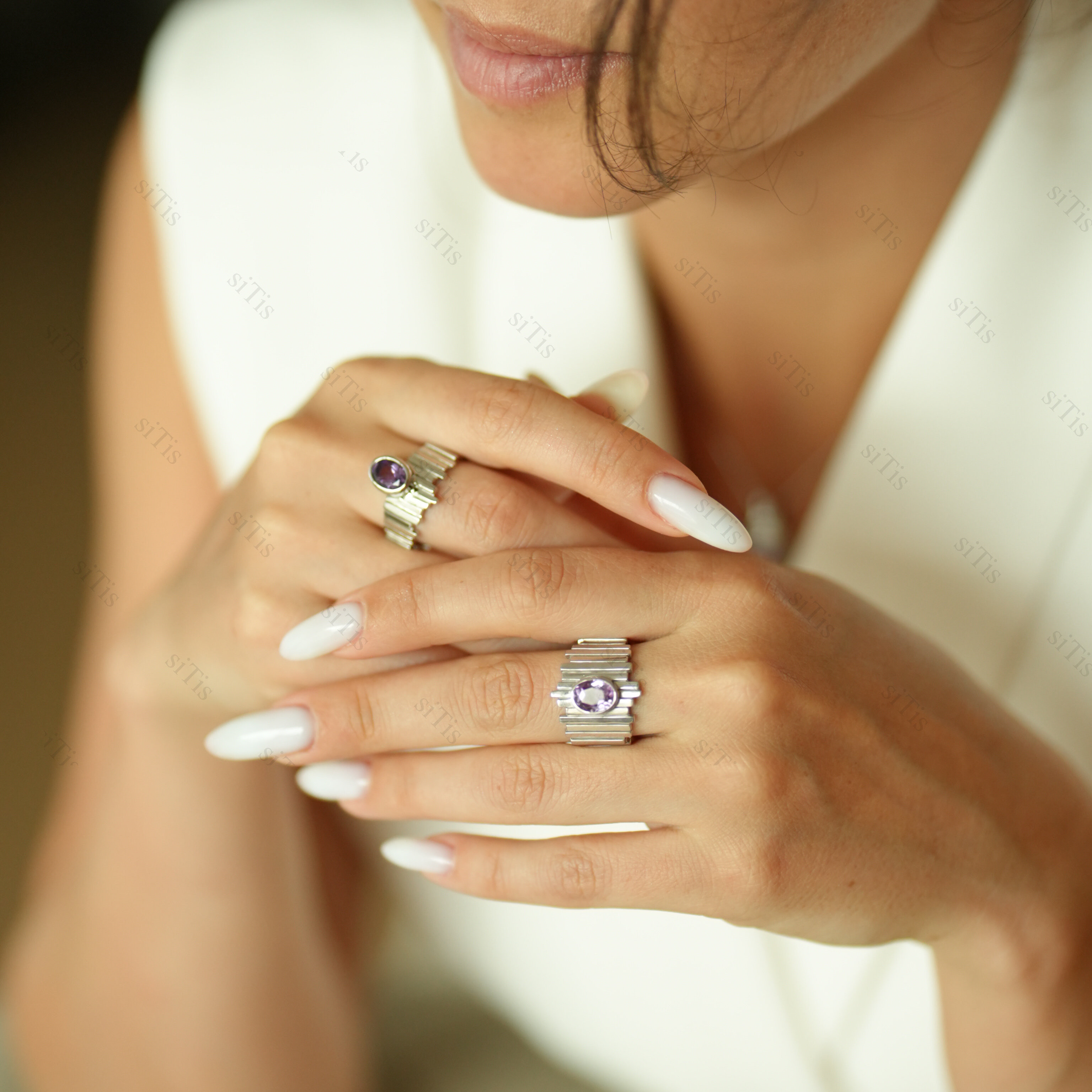 ハンドメイドのシルバーリング  Skalisto Wide アメジスト 6x8mm