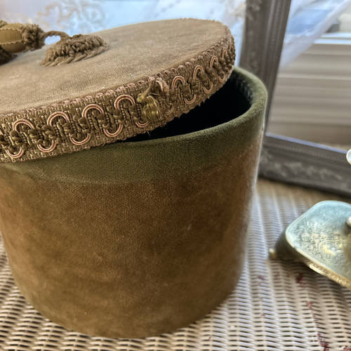 フランスアンティーク カルトナージュ ラウンドボックス カーキ