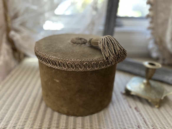 フランスアンティーク カルトナージュ ラウンドボックス カーキ