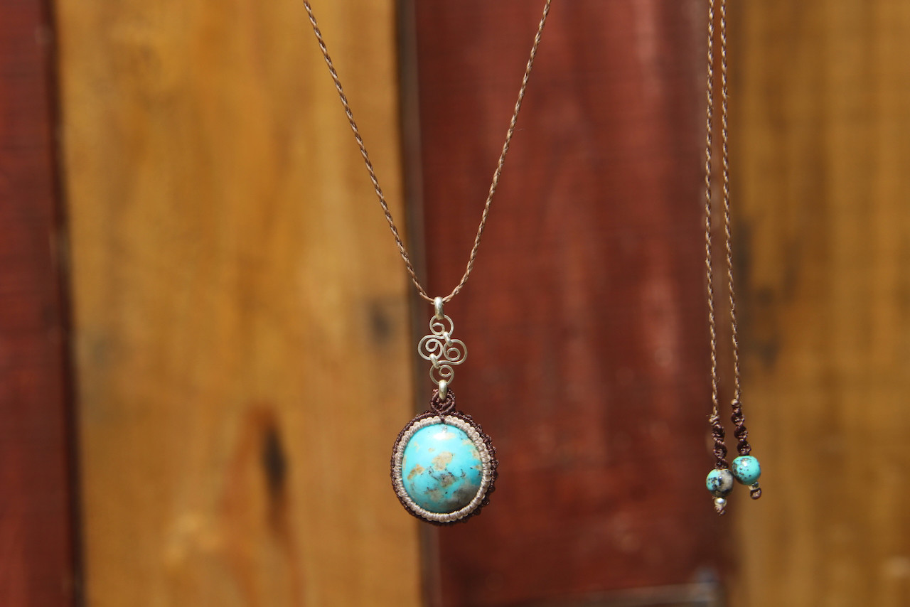 ペルシアンターコイズ　シルバー925 紋章　マイクロ　マクラメ　ペンダント