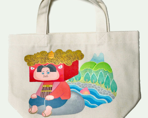 昔話「桃太郎」をモチーフにしたトートバッグ。絵の具（アクリル）で