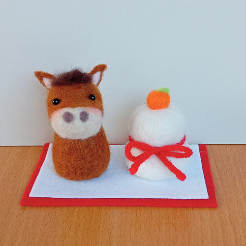 午年のお正月飾り 茶色の馬と鏡もち 羊毛フェルト Mt.maru 通販