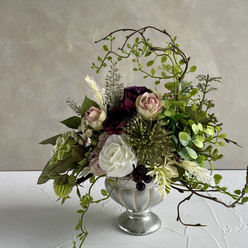 パープルとホワイトローズのシックなアレンジ フラワーアレンジ 高級