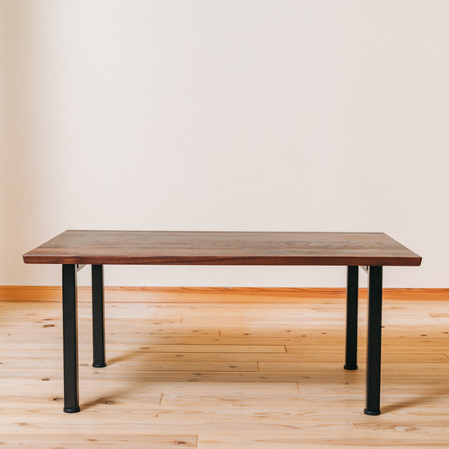ウォールナット無垢材×スチール脚 ローテーブル｜天然木の高級リビング
