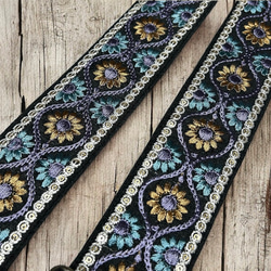 50mm太幅・斜め掛けショルダーストラップ★黒ベルト+黒地に紫・水色・金茶・白のエスニック風花刺繍の極太ショルダー 3枚目の画像