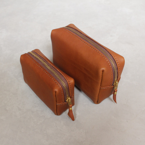 レザースクエアポーチ