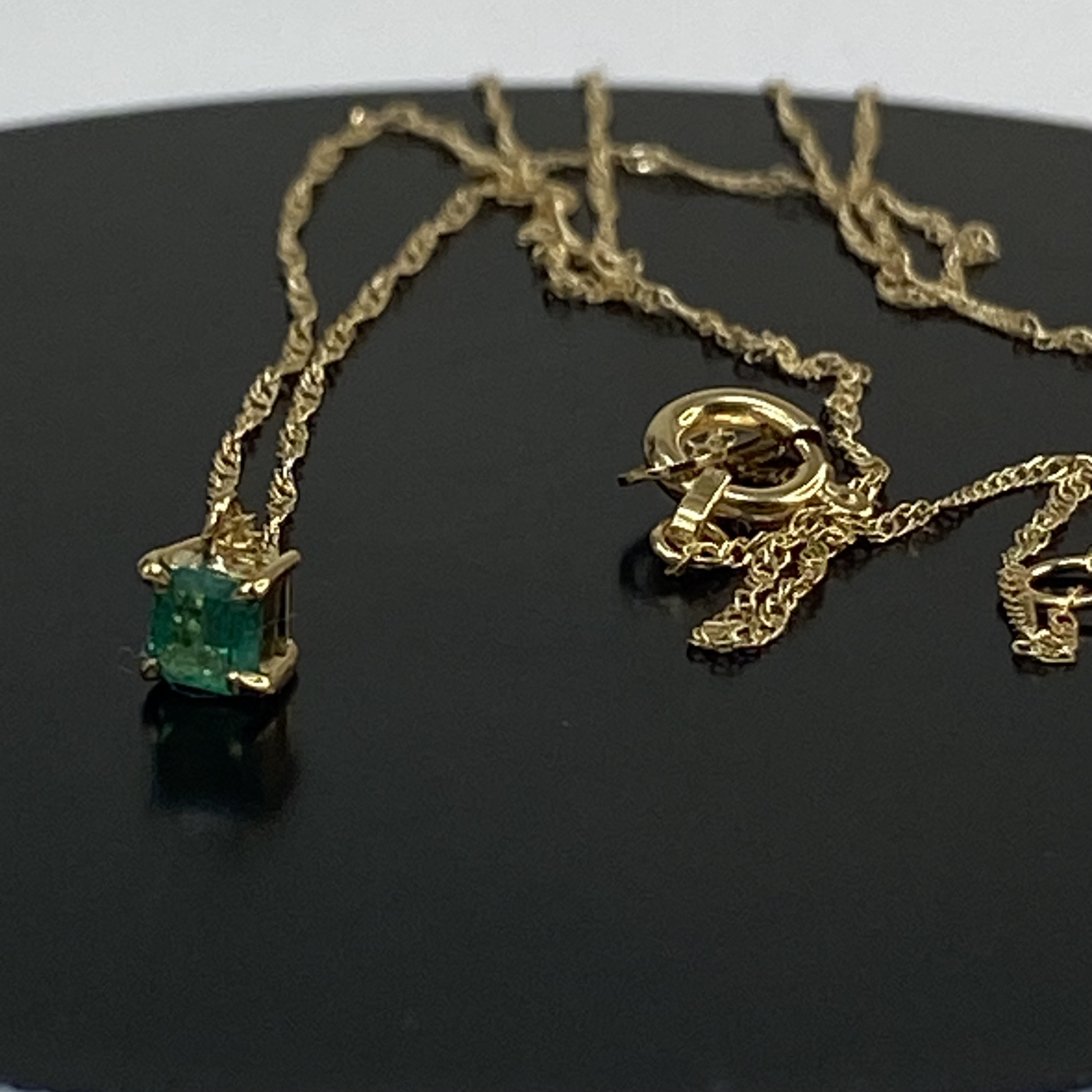 コロンビア産 天然エメラルド 0.09ct K18YG ペンダントネックレス