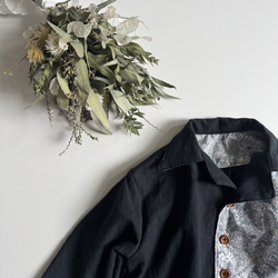 【サイズ90】男の子のための花柄シャツ(黒) 5枚目の画像