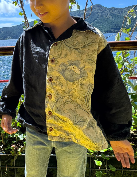 【サイズ90】男の子のための花柄シャツ(黒) 8枚目の画像
