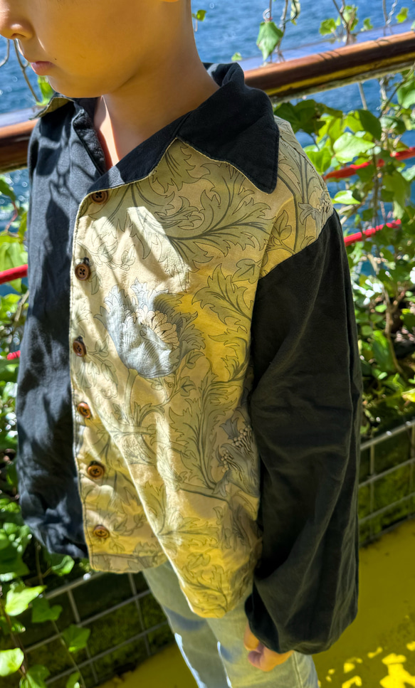 【サイズ90】男の子のための花柄シャツ(黒) 9枚目の画像