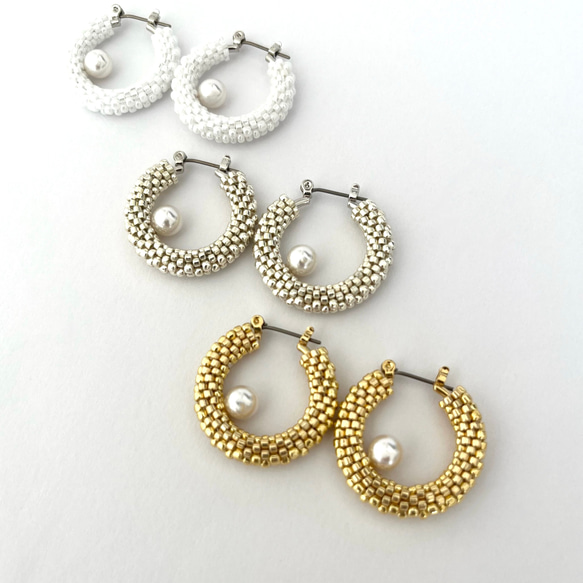 Swarovski Pearlビーズフープピアス 2枚目の画像