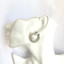 Swarovski Pearlビーズフープピアス 11枚目の画像