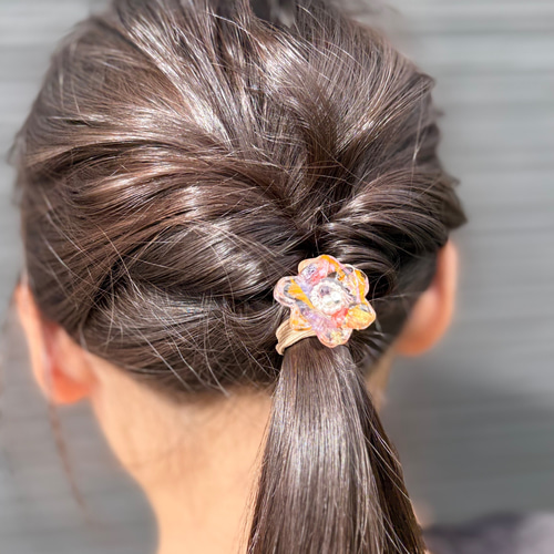 No.2518ハンドメイド　ヘアゴム　レジン　ドライフラワー　ぶたちゃん No.2518ハンドメイド ヘアゴム レジン ドライフラワー ぶたちゃん