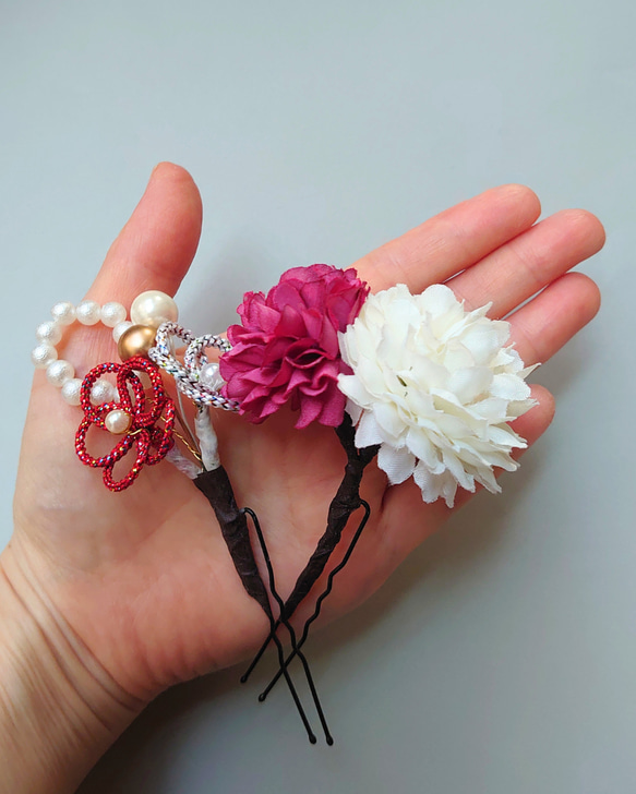 七五三 髪飾り3点セット＊赤白×金の華やかリボンとお花 12枚目の画像