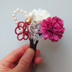 七五三 髪飾り3点セット＊赤白×金の華やかリボンとお花 11枚目の画像