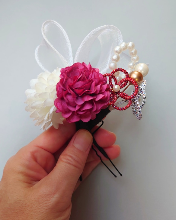 七五三 髪飾り3点セット＊赤白×金の華やかリボンとお花 16枚目の画像