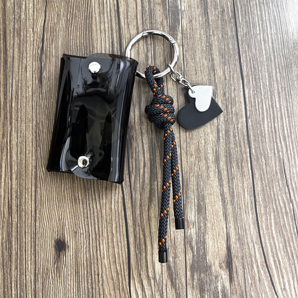 PVCケース×レザーハート×パラコードチャーム / クリア・ホワイト・ダークブラウン 5枚目の画像