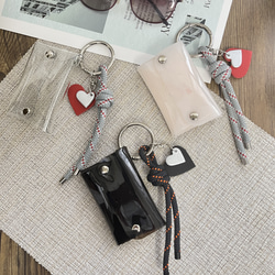 PVCケース×レザーハート×パラコードチャーム / クリア・ホワイト・ダークブラウン 1枚目の画像