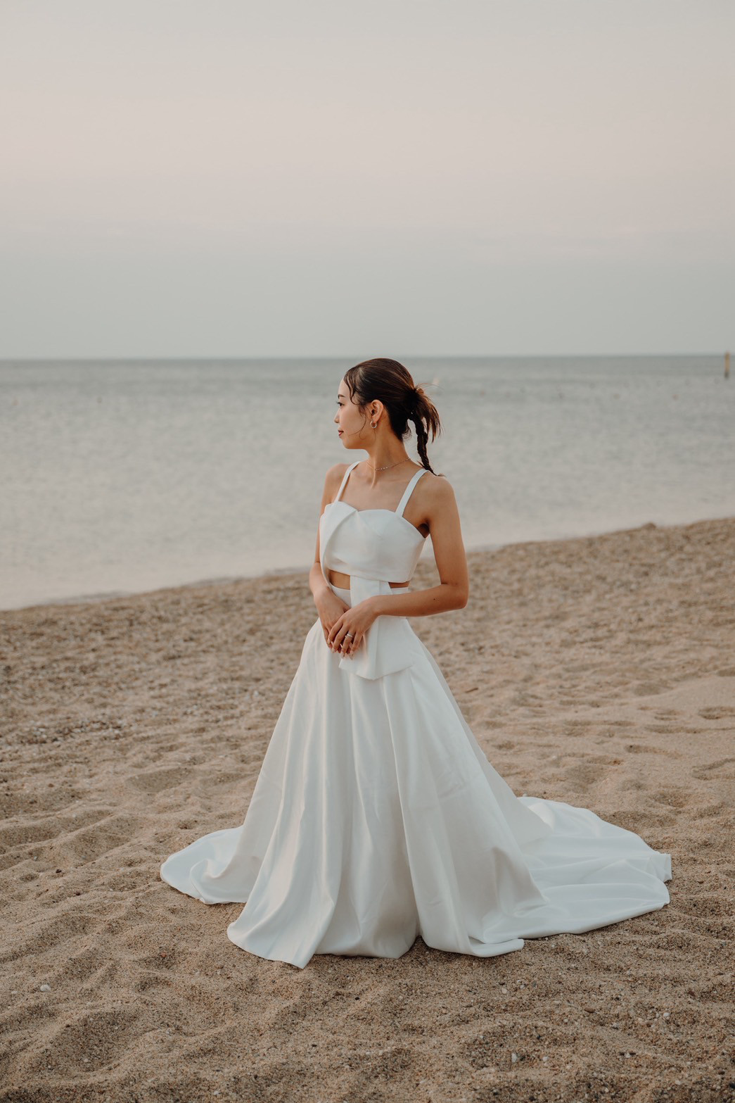 実例写真！パーティードレス キャミソール ツーピース 編み上げ 光沢サテン 前撮り デザイン感