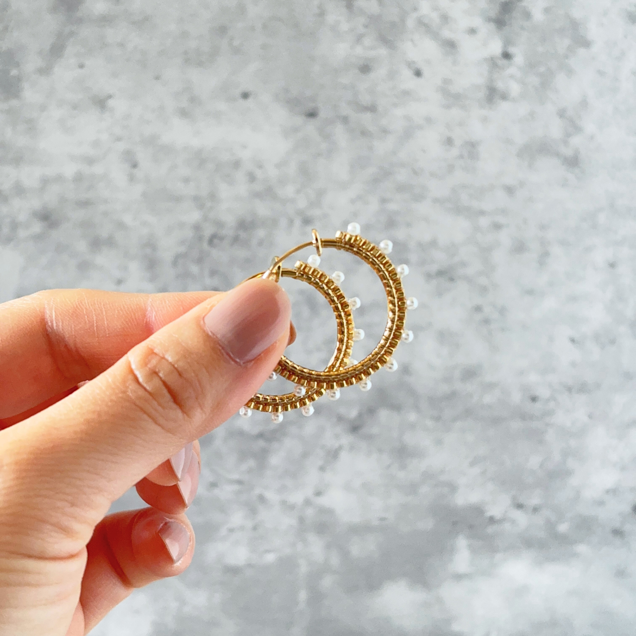 【金属アレルギー配慮】パール調つぶつぶフープイヤリング｜ノンホール バネ式 ゴールド 卒業式 入学式