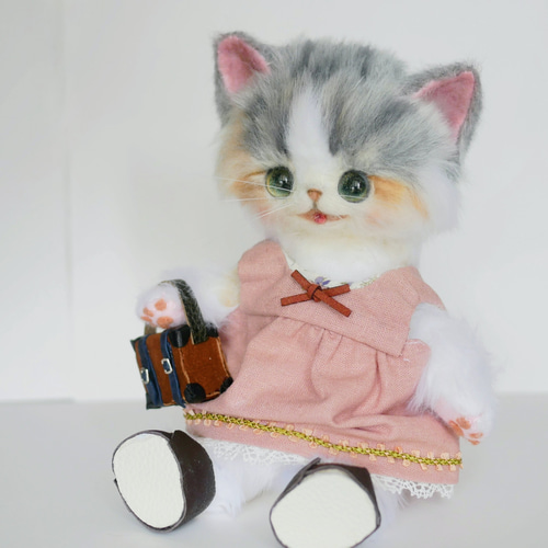 アートドール 三毛猫 羊毛フェルト フェイクファー テディキャット 本