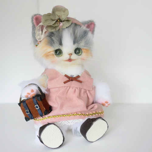 アートドール 三毛猫 羊毛フェルト フェイクファー テディキャット 本