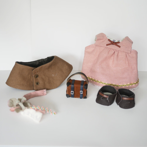 アートドール 三毛猫 羊毛フェルト フェイクファー テディキャット 本