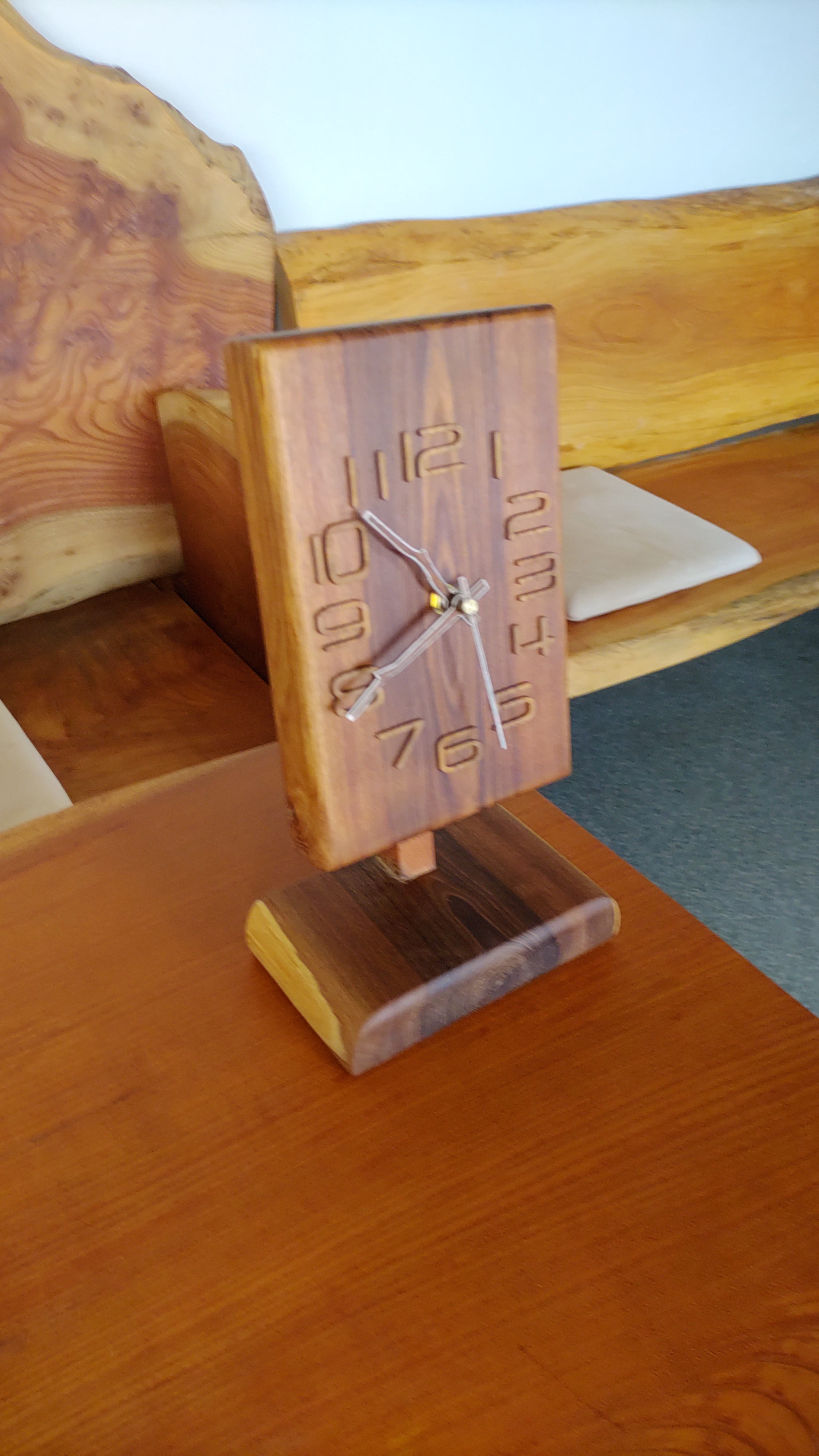 ダモ一枚板置く時計