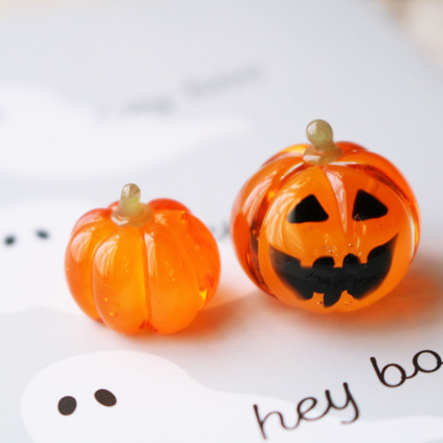 のんたん＊オレンジフローライト&MOPリーフカービング＊チャーム のんたん＊オレンジフローライト&MOPリーフカービング＊チャーム