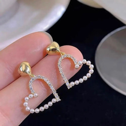 Heart Pearl Bijou Earring  ハートのパール&ビジュー樹脂イヤリング　金属アレルギー対応 3枚目の画像