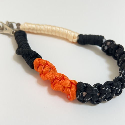 オーダー対応可】推しカラーで選べる！ハンドストラップ／パラコード