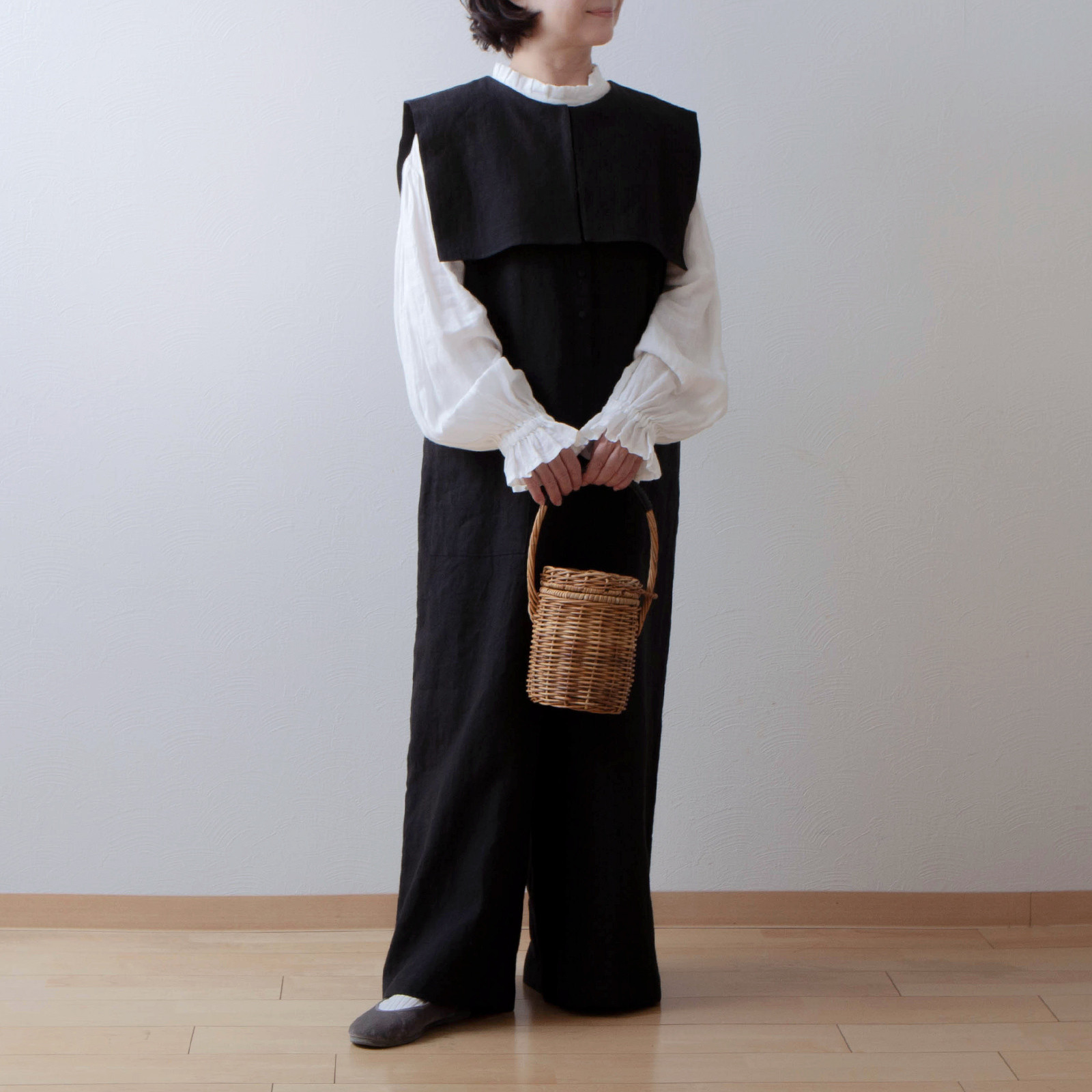 スクエア衿付きリネンオールインワン/ブラック