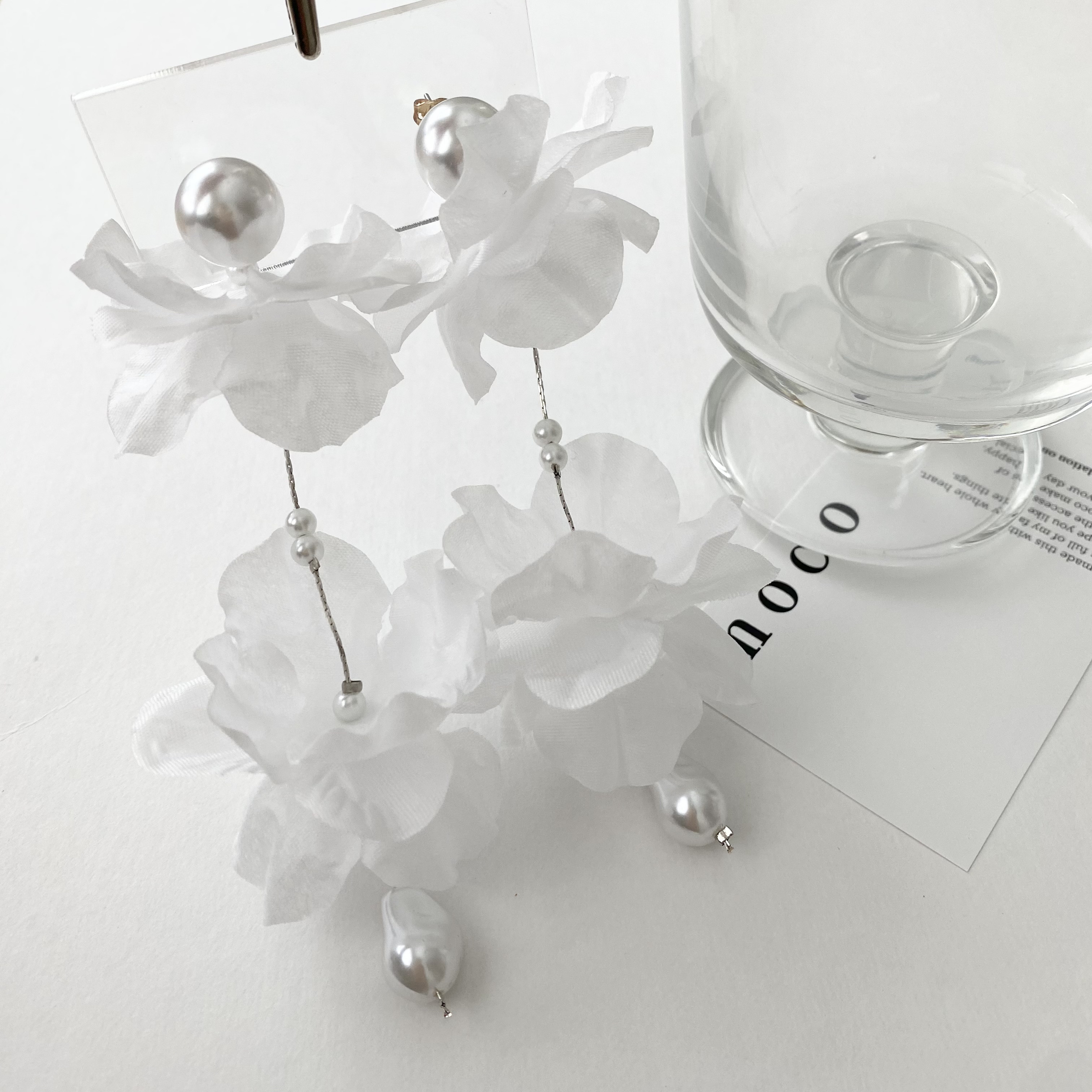 2way　ホワイト　フラワー　パール　シルバー　大ぶり　ロング　ブライダル　ウェディング　結婚式　披露宴　花嫁　ピアス